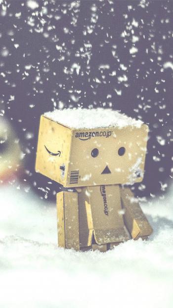 雪地中的纸盒人阿楞可爱图片手机壁纸第2张