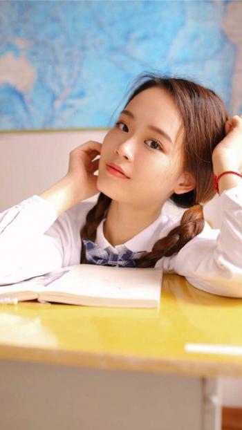 高清90后校花麻花辫美少女学生制服写真图片手机壁纸第1张