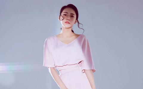 大陆内地四川成都女演员黄梦莹优雅迷人写真图片电脑壁纸第2张