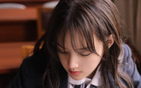 性感美女许晴白衬衫电脑桌面壁纸下载第5张