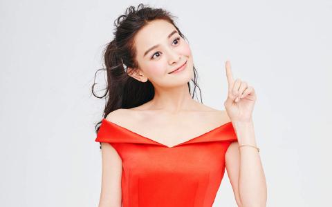 中国内地安徽女演员海铃黑色皮裙干练写真图片第2张