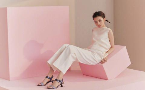 中国北京当代95后女演员宋祖儿时尚芭莎写真图片桌面电脑壁纸第2张