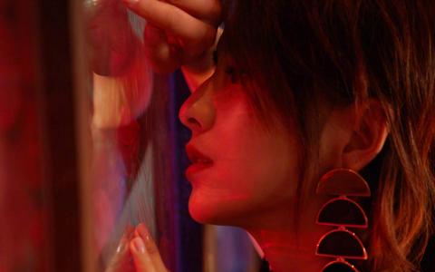 高清中国内地新疆伊犁影视女演员佟丽娅性感魅力写真图片桌面壁纸第2张