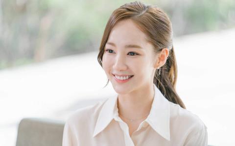 高清韩国首尔美女李敏镐《蓝色大海的传说》高清衬衫帅气剧照图片桌面壁纸第3张