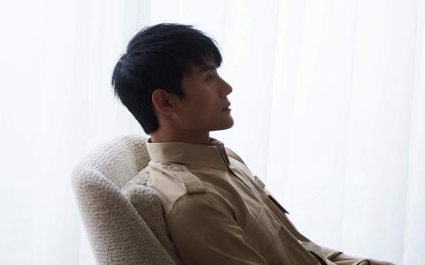 高清中国内地男演员王凯黑色西装帅气写真图片第3张