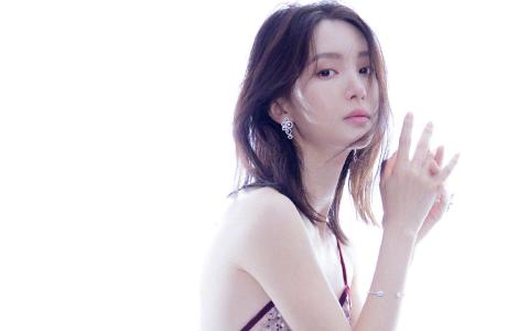 中国大陆山东济南女演员平面模特金晨成熟魅力写真图片桌面壁纸第1张