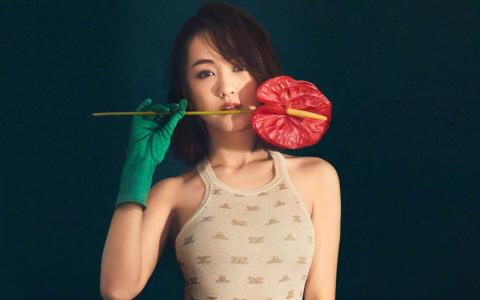 高清中国内地云南保山女演员杨蓉性感写真图片桌面壁纸第2张