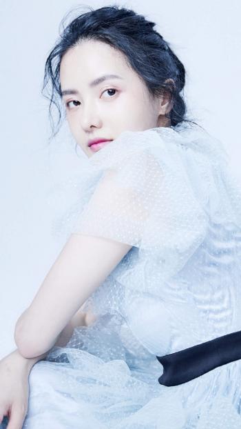 张芷溪优雅妩媚时尚写真图片第5张