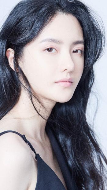 张芷溪优雅妩媚时尚写真图片第6张
