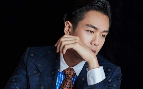 高清中国内地男演员张若昀日内瓦街拍图片第0张
