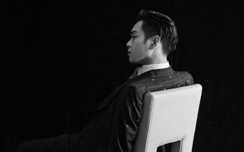 高清中国内地男演员张若昀日内瓦街拍图片第6张