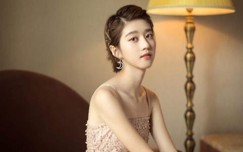 高清台湾美女李凯馨个性时髦写真桌面壁纸第0张