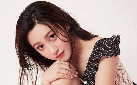 高清上海美女朱圣祎甜美阳光时尚街拍图片第0张