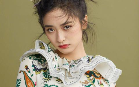 美女沈月图片 _ 第(2)张