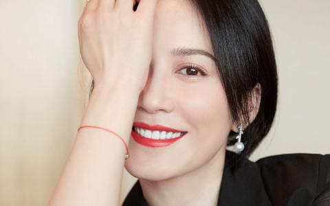 高清中国导演,演员俞飞鸿优雅知性写真图片桌面壁纸第1张