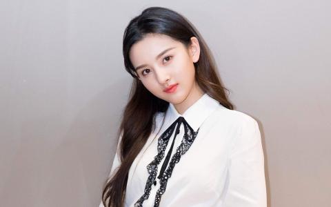 中国北京当代95后女演员宋祖儿性感时尚高清桌面壁纸第0张