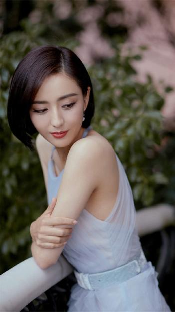 高清中国内地新疆伊犁影视女演员佟丽娅美艳性感高清桌面壁纸第2张