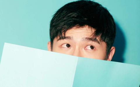中国内地河南省平顶山男演员刘昊然创意写真帅气图片桌面壁纸第1张