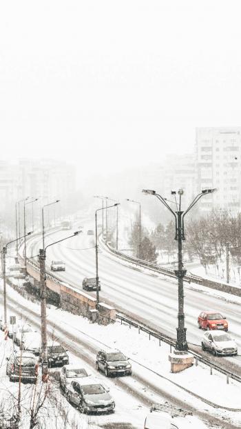 冬季城市雪景高清手机壁纸第3张
