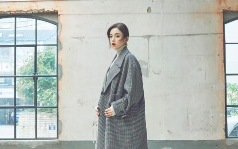 中国内地新疆乌鲁木齐市影视女演员古力娜扎清新丸子头手机壁纸第2张