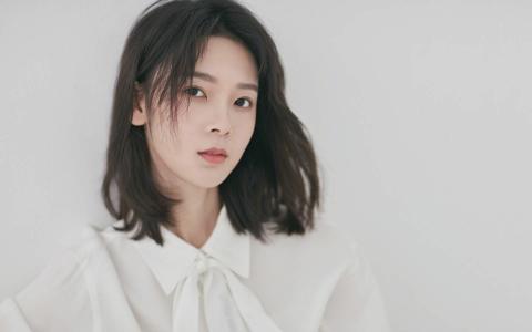 中国内地四川省攀枝花女演员陈瑶波浪刘海甜美养眼图片第0张
