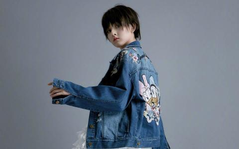 中国北京当代95后女演员宋祖儿清新甜美写真桌面壁纸第0张