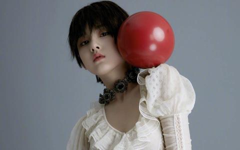 中国北京当代95后女演员宋祖儿清新甜美写真桌面壁纸第1张