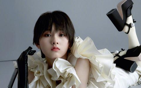 中国北京当代95后女演员宋祖儿清新甜美写真桌面壁纸第2张