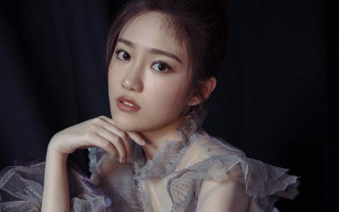中国内地海市女演员汤梦佳甜美迷人写真桌面壁纸第3张