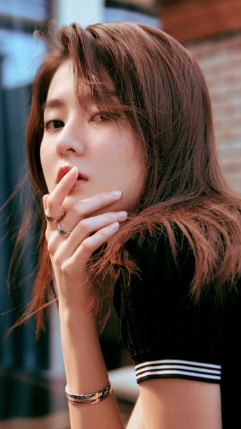高清中国内地黑龙江省哈尔滨女演员乔欣甜美养眼写真图片桌面壁纸第3张