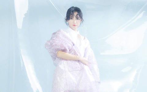 美女苏青图片 _ 第(1)张