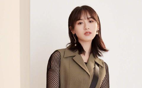 高清上海袁冰妍袁冰妍性感露肩写真桌面壁纸第1张