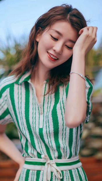 高清中国内地黑龙江省哈尔滨女演员乔欣清爽率性写真图片桌面壁纸第3张