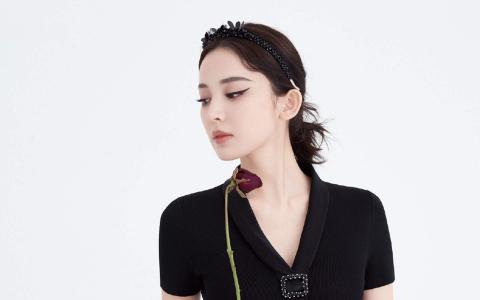 中国内地新疆乌鲁木齐市影视女演员古力娜扎玫瑰裙性感图片桌面壁纸第1张