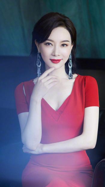 中国影视湖北黄石女演员性感红唇陈数彰显高贵冷艳第6张