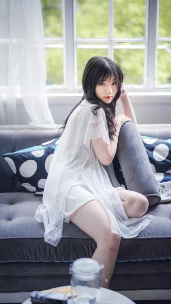 养眼美女第1张