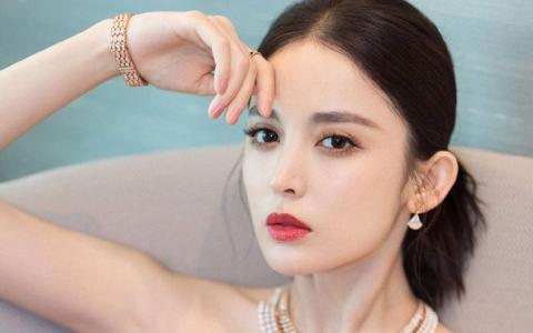 中国内地新疆乌鲁木齐市影视女演员古力娜扎甜美写真手机壁纸第0张