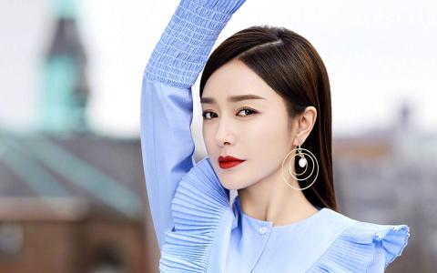 高清中国内地辽宁省沈阳女演员秦岚优雅妩媚写真桌面壁纸第0张