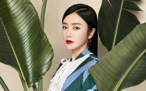 高清中国内地辽宁省沈阳女演员秦岚优雅妩媚写真桌面壁纸第3张