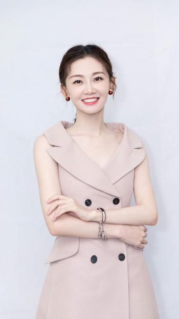 女星苗苗图片 _ 第(1)张