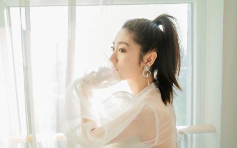 高清中国内地北京朝阳女演员邢菲清爽唯美高清桌面壁纸第0张