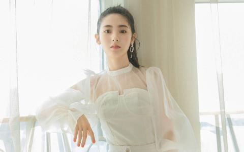 高清中国内地北京朝阳女演员邢菲清爽唯美高清桌面壁纸第1张