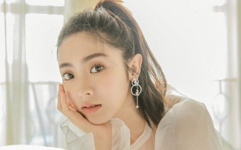 高清中国内地北京朝阳女演员邢菲清爽唯美高清桌面壁纸第3张