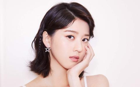 高清台湾美女李凯馨个性时髦写真桌面壁纸第0张