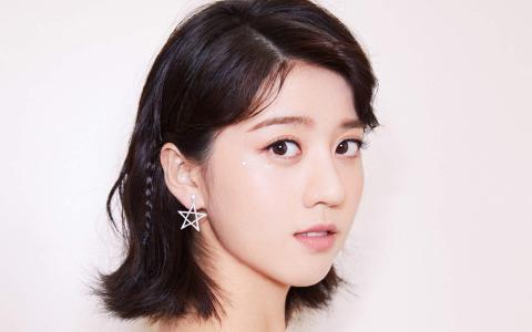 高清台湾美女李凯馨个性时髦写真桌面壁纸第1张