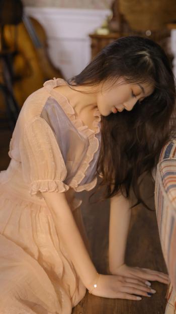 高冷性感美女手机壁纸第0张