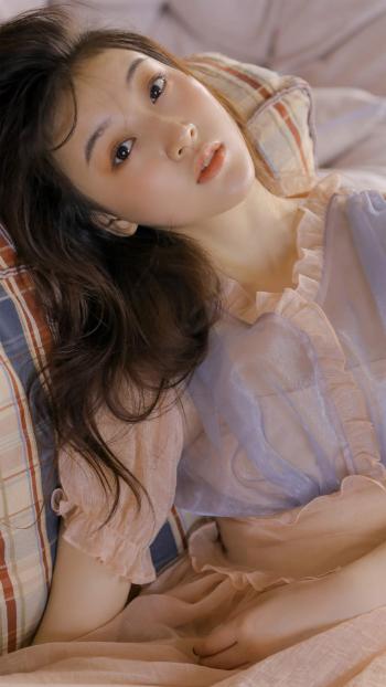 高冷性感美女手机壁纸第3张