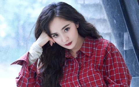 中国内地北京影视女演员杨幂妩媚动人写真桌面壁纸第1张