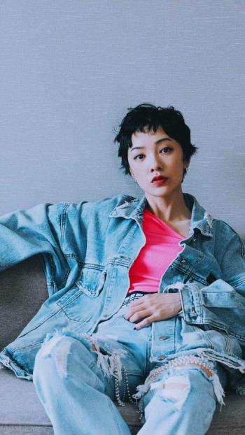 高清中国台湾影视女演员郭采洁时尚俏皮写真图片桌面壁纸第2张