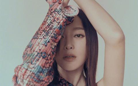 高清中国内地辽宁省沈阳女演员秦岚冰雪妆性感写真图片第0张